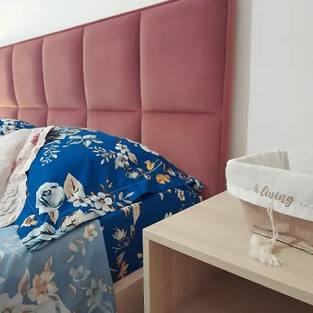 Apartment Port View *