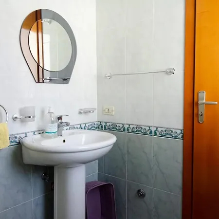 Port View * דורס