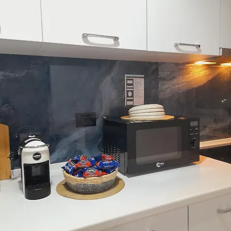 Apartment Port View *